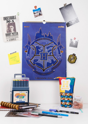 CALENDARIO MENSUAL POTTER 2026 + STICKERS ANILLADO MOOVING